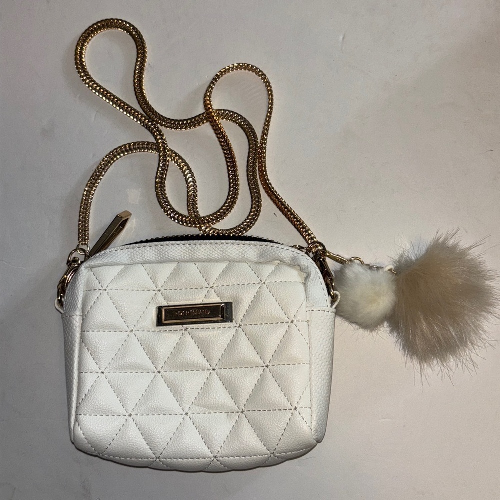 RIVER ISLAND WHITE QUILTED BAG GOLD ACCENTS ADJUSTABLE GOLD CHAIN CROSSBODY